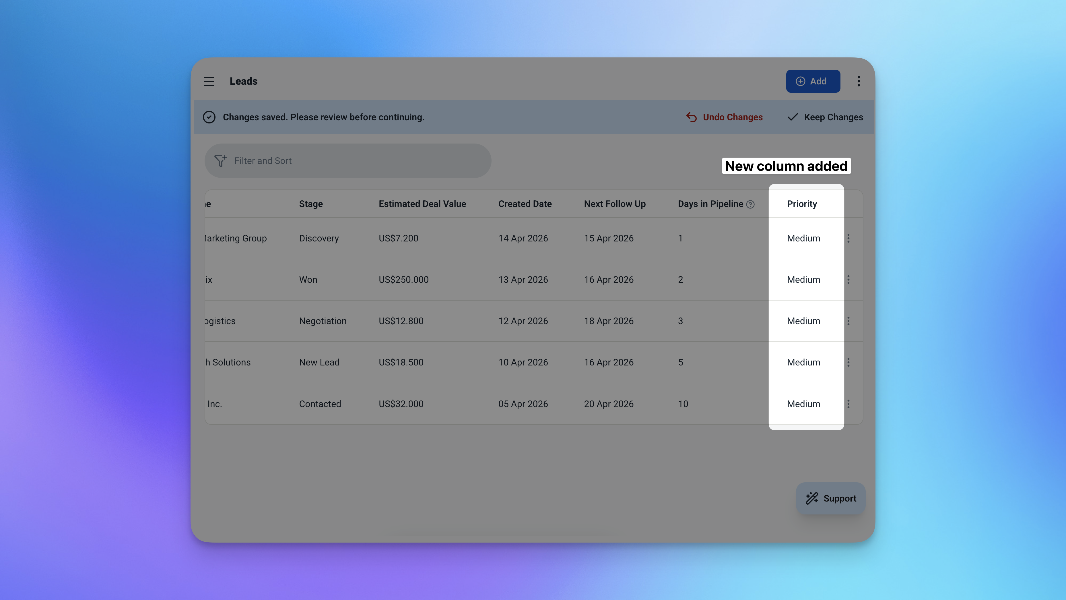 Formulir entri prospek Ambisius menunjukkan tata letak yang diperbarui setelah kustomisasi AI, dengan bidang Prioritas baru yang menampilkan opsi dropdown Tinggi, Sedang, Rendah